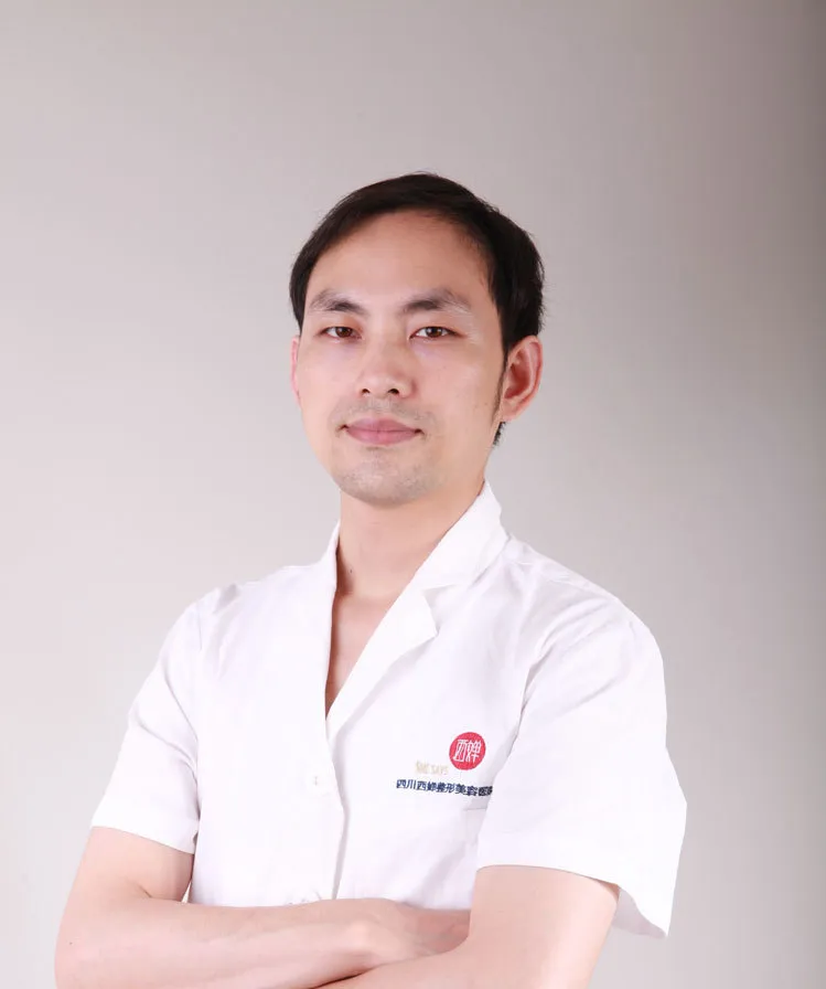 曾占权