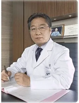 李庸国