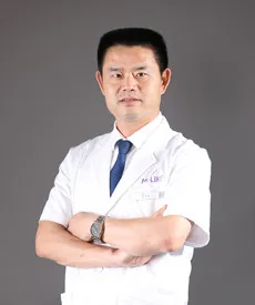 李保锴