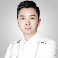 黄亮