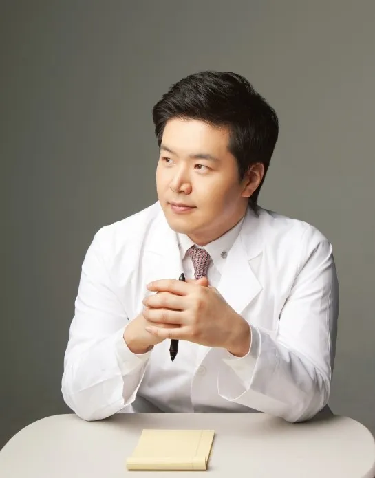黄成根